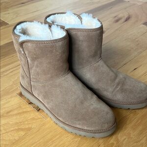 Women’s UGG Boots 9.5-10